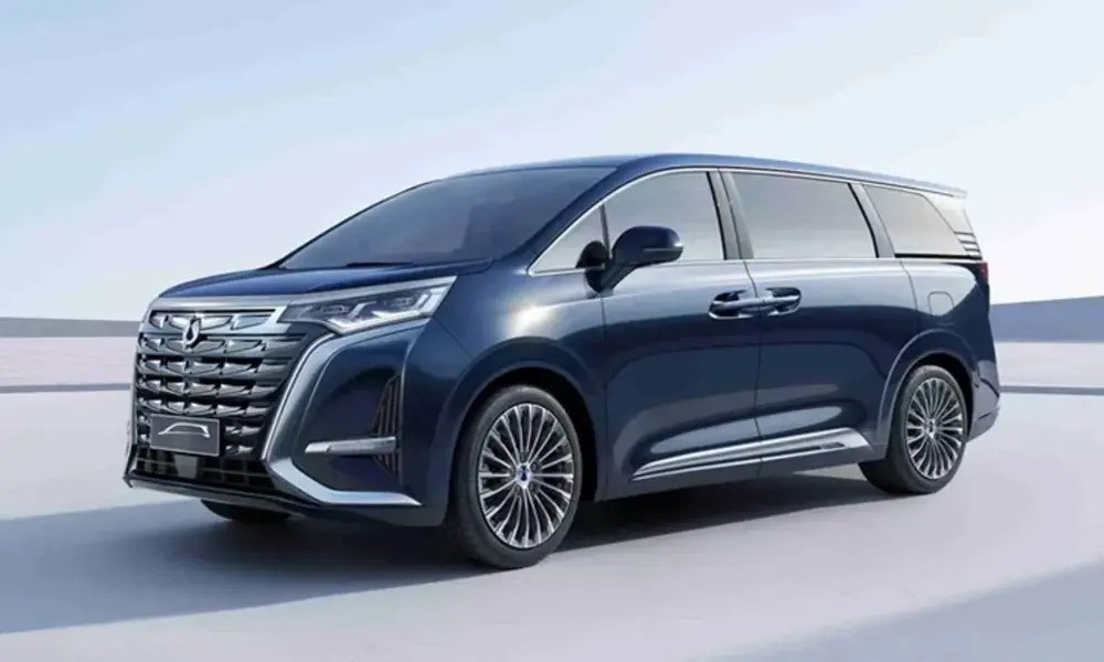 BYD Luncurkan Denza D9 dengan Peningkatan Fitur