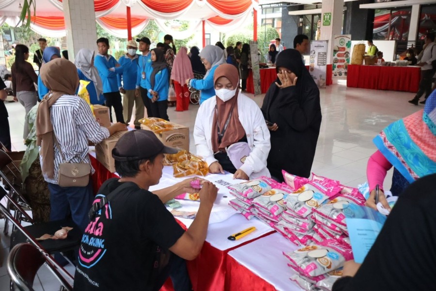 Pasar Murah Ramadan 2026 di 93 Lokasi Surabaya Stabilkan Harga Bahan Pokok