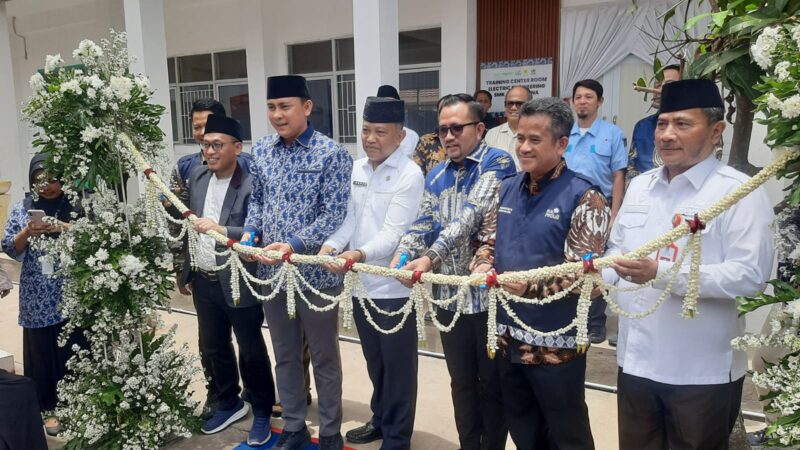 SMK Jaya Buana Resmikan SPKLU Motor dan TCR Engineering