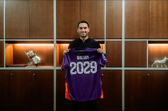 Persik Kediri Perpanjang Kontrak Ezra Walian, Bertahan Bersama Hingga 2029