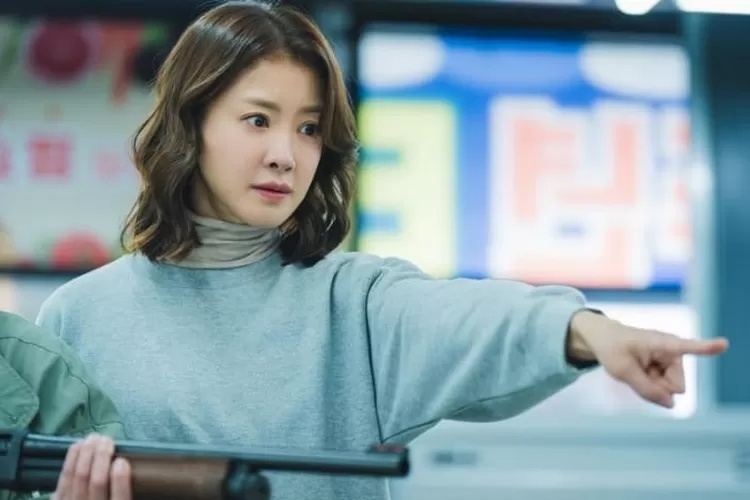 Profil Lee Si Young, Pemeran Detektif di Salon de Holmes