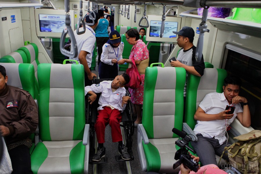 Inklusivitas Transportasi: Anak-anak Disabilitas Nikmati Perjalanan dengan KAI Bandara