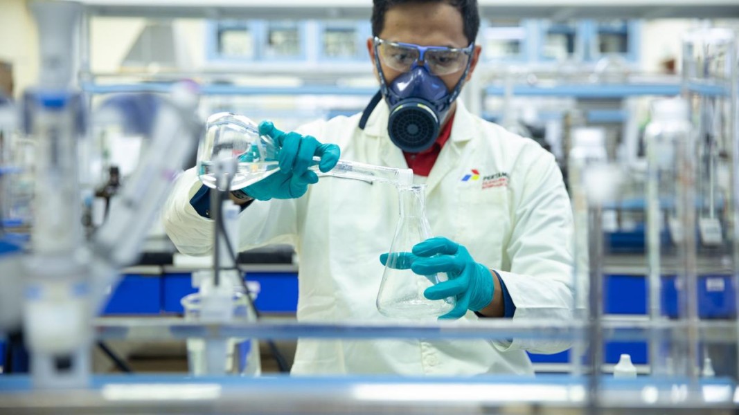 Laboratorium Kilang Balongan Jamin Mutu BBM Standar Internasional