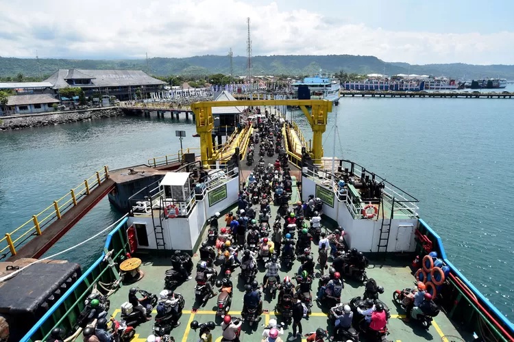 Puncak Arus Mudik Penyeberangan Selat Bali Diprediksi Lebih Awal