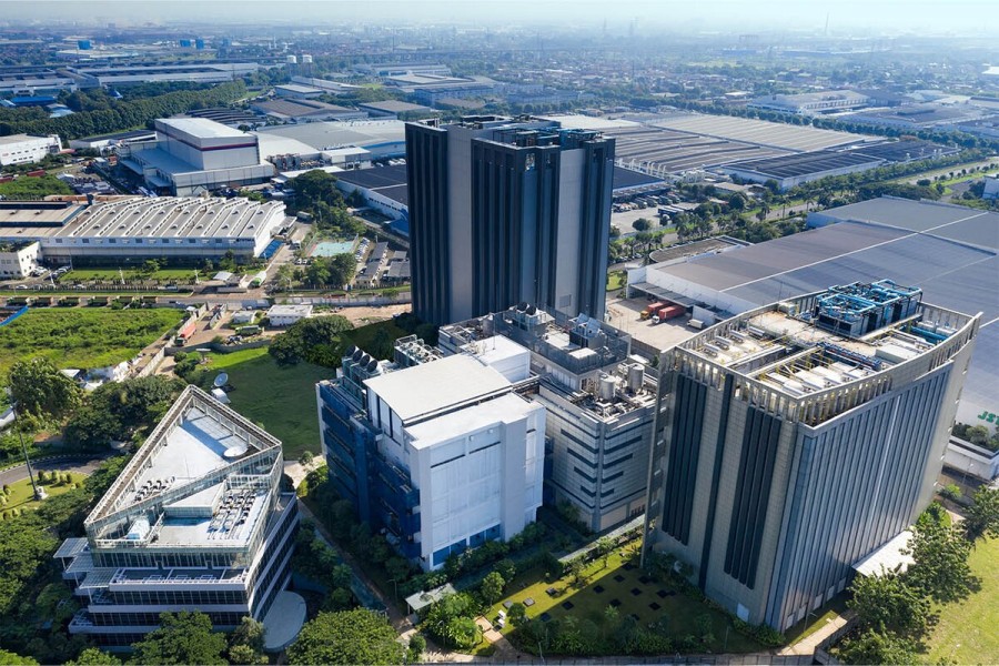 DCI Indonesia Tbk Catat Kinerja Keuangan Luar Biasa dengan Laba Melesat Tahun 2025