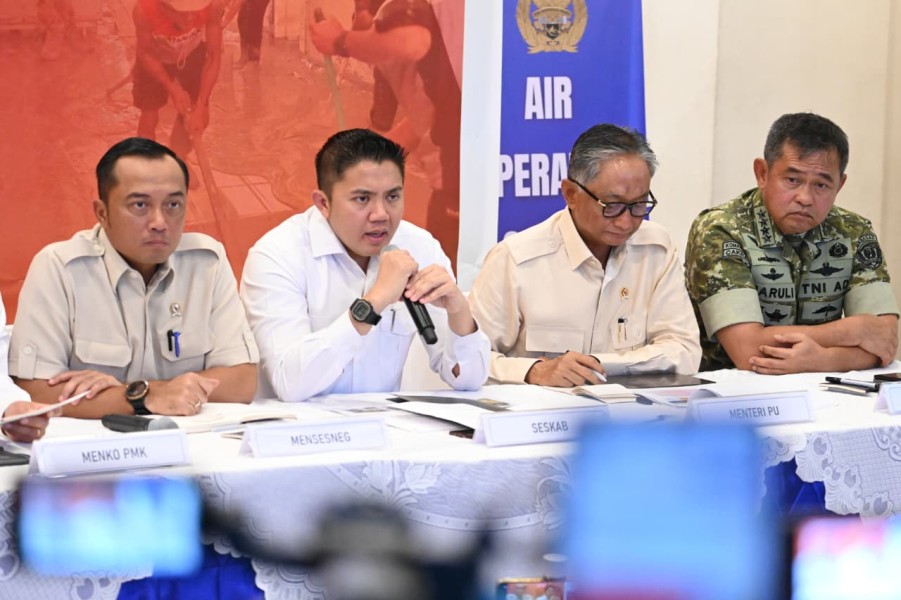 Seskab Teddy Jelaskan Proyek Gentengisasi Untuk Perindah Permukiman