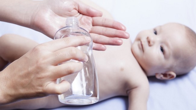 Manfaat Minyak Esensial Aman bagi Bayi yang Perlu Diketahui Orang Tua