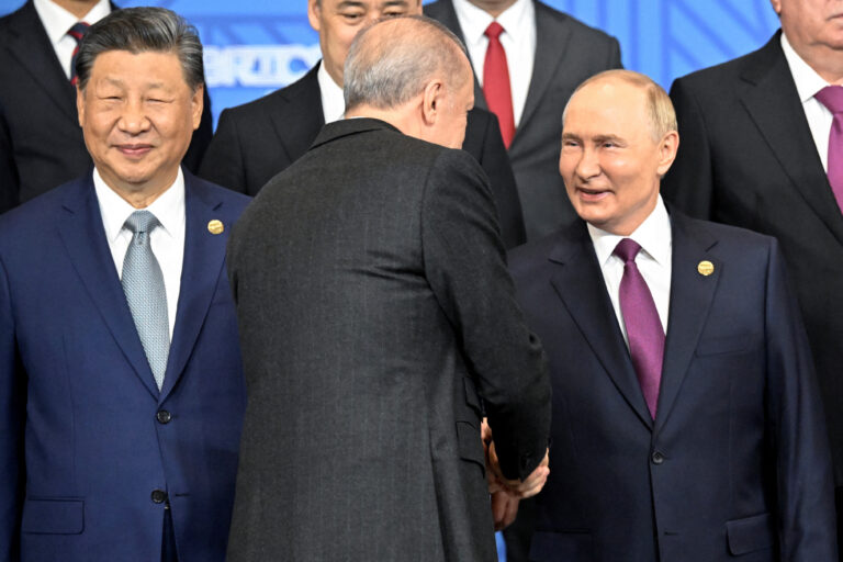 Putin Dorong Tata Energi Global yang Lebih Seimbang