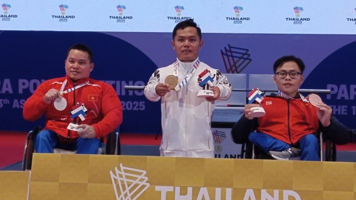 Hilman Tunjukkan Performa Spektakuler, Bawa Medali Emas Angkat Beban ke Tanah Air