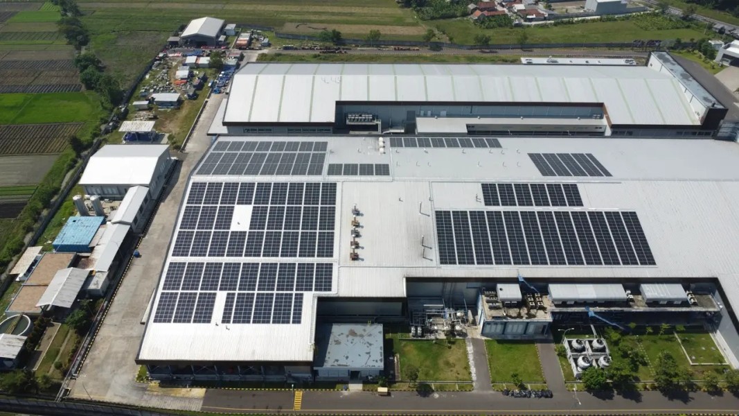 PLTS Atap Dorong Transformasi Industri Kesehatan Menuju Energi Bersih