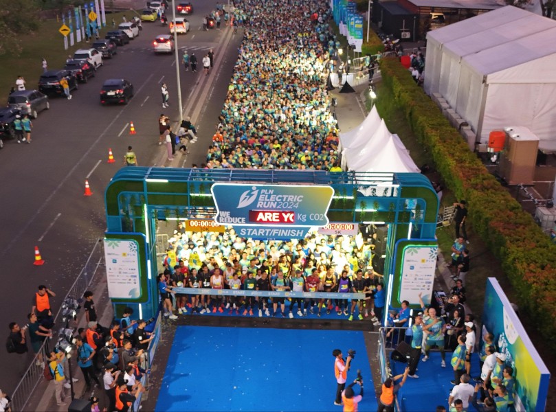 5 Pengemudi Ojol Prasejahtera Peroleh Motor Listrik di PLN Electric Run 2024