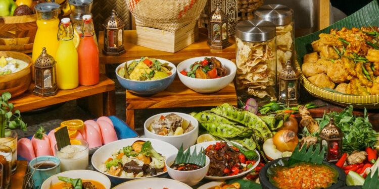 Buka Puasa dengan Aneka Kuliner Nusantara, Pengalaman Berbeda di Lokasi Wisata