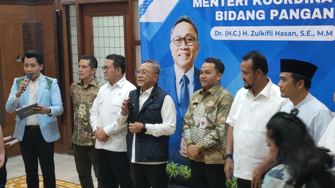 Zulkifli Hasan Pastikan Stok Sembako Aman Hingga Lebaran Tahun 2026