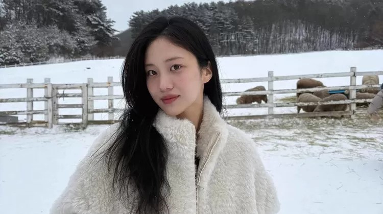 Inspirasi Gaya Kasual Hong Hwa Yeon, Pemeran Dalam Drama Korea Populer Buried Hearts