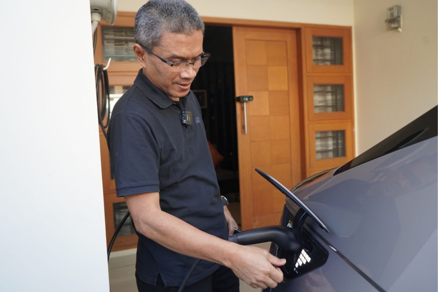 Makin Diminati, 20.053 Pelanggan Baru Home Charging Services Nikmati Kemudahan Isi Daya EV di Rumah Makin Diminati, 20.053 Pelanggan Baru Home Charging Services Nikmati Kemudahan Isi Daya EV di Rumah