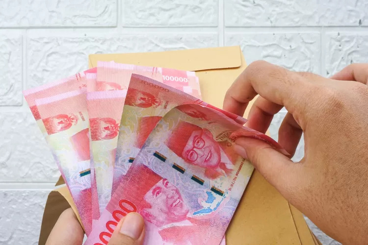 Pemerintah Salurkan Bansos Lewat Kantor Pos dan Himbara