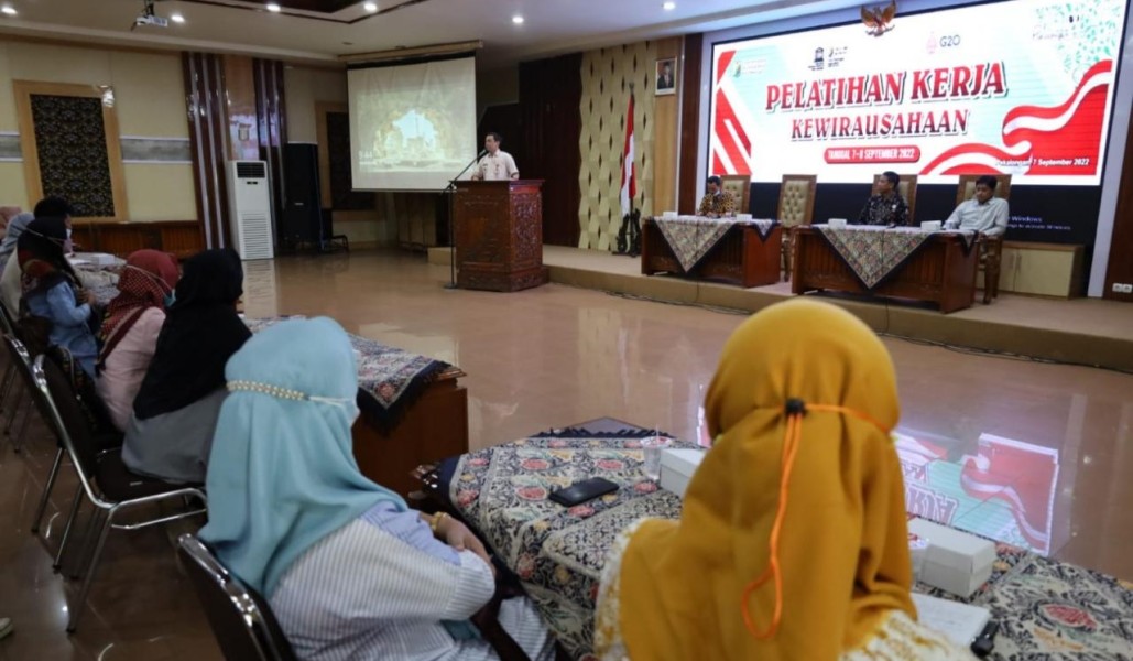 Pelatihan Kewirausahaan Dorong UMKM Kaduagung Naik Kelas dan Berdaya Saing