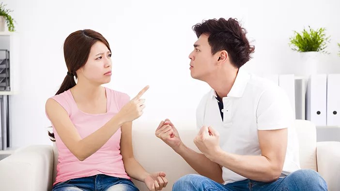 5 Cara Cerdas Mengelola Emosi Saat Konflik Panas dengan Pasangan