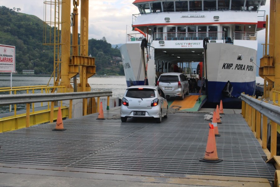 Penyeberangan Ramai Jadwal Ferry Diperkuat