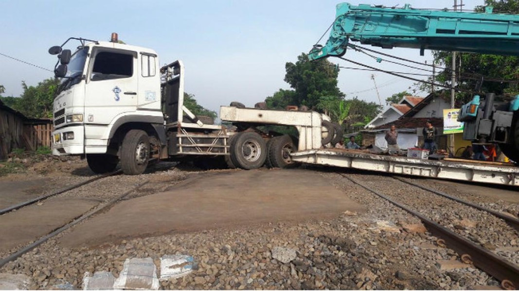Truk Mogok di Banyumas, Akibatkan Keterlambatan Tujuh Perjalanan Kereta Api