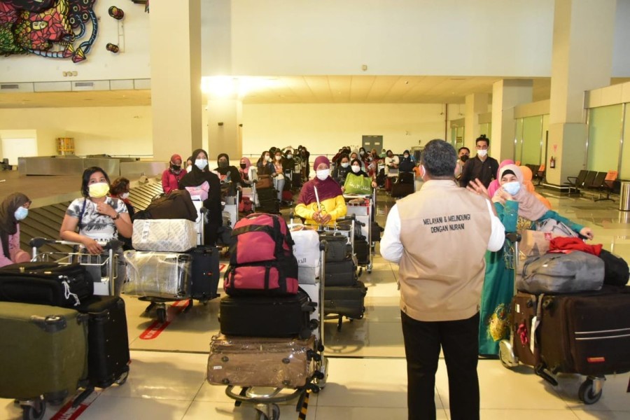 Ribuan Pekerja Migran Indonesia Tertahan Berangkat ke Korea Selatan Ribuan Pekerja Migran Indonesia Tertahan Berangkat ke Korea Selatan