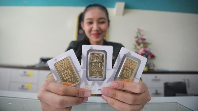 Harga Emas Cetak Rekor Tertinggi, Investor Makin Melirik Logam Mulia