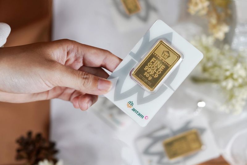 Harga Emas Antam Stabil di Level Tertinggi: Peluang Investasi