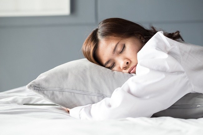 Tidur Siang Bisa Picu Berat Badan Naik? Ini Faktanya
