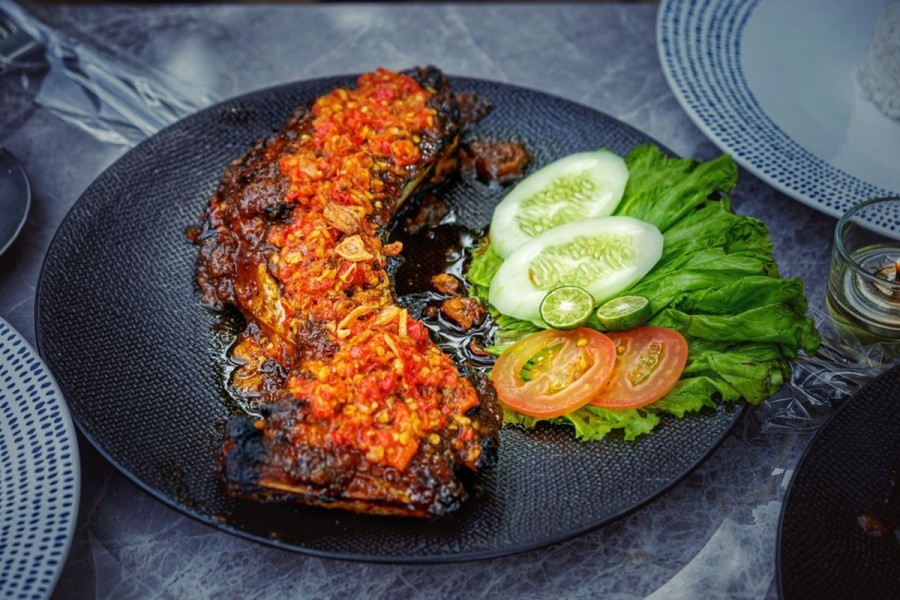 Rahang Tuna Bakar: Sensasi Kuliner Pedas Khas Manado di Jakarta
