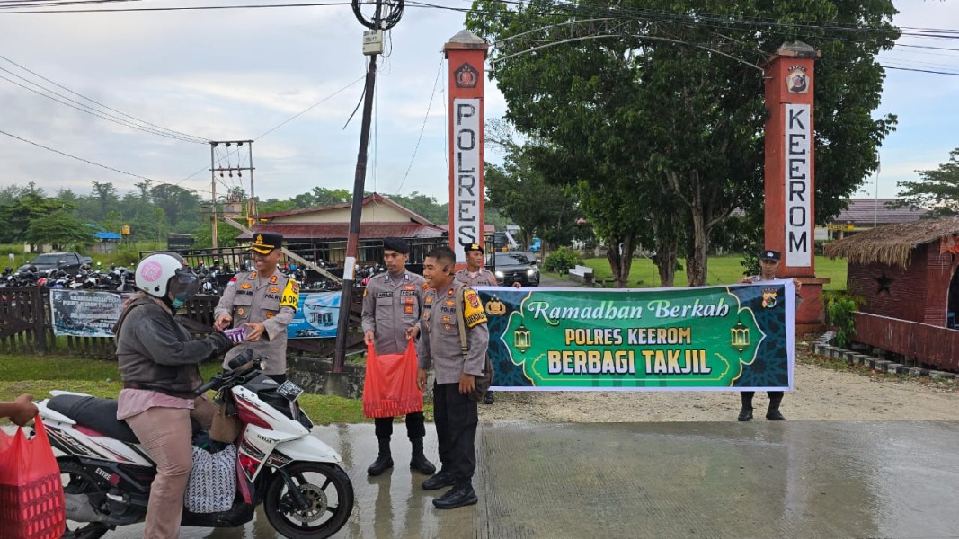 Sinergi TNI, Polri, dan Pemkot Gunungsitoli: Berbagi Takjil untuk Masyarakat di Bulan Ramadhan