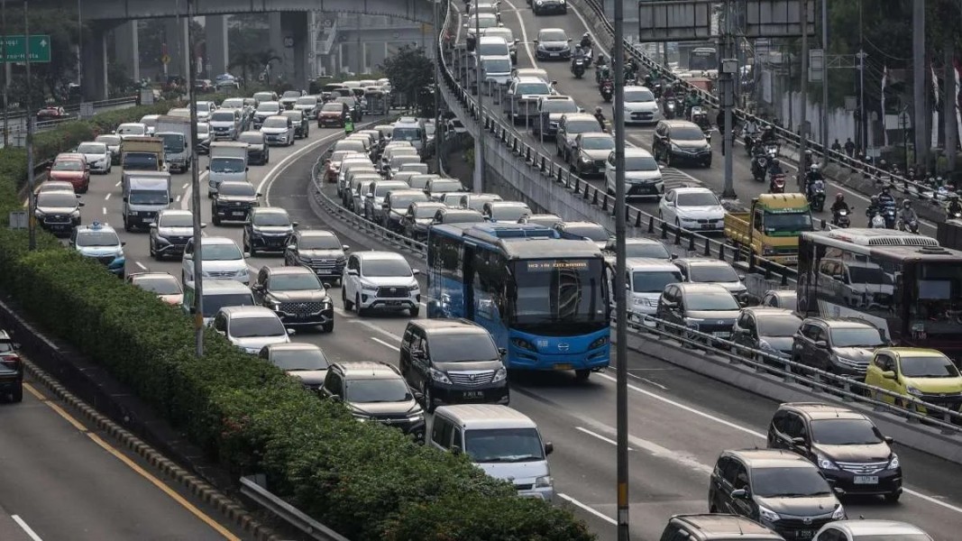 Jasa Marga Catat Lalu Lintas Tol Jabodetabek Tetap Stabil Meski Volume Kendaraan Tinggi
