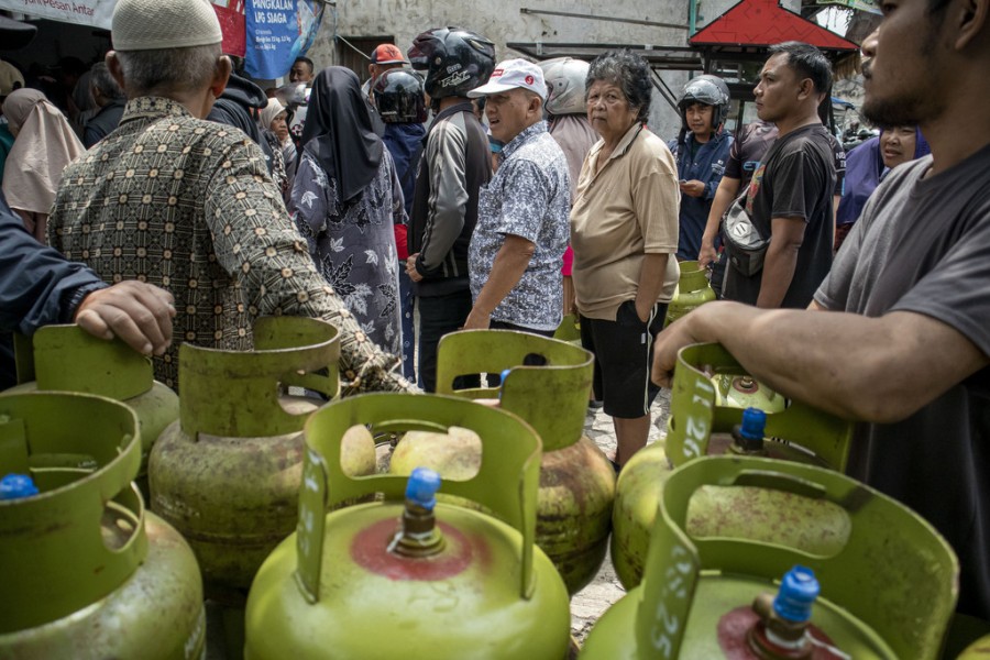 Larangan Jual LPG 3kg Eceran: Kebijakan Pemerintah untuk Efisiensi Subsidi dan Kesejahteraan Masyarakat
