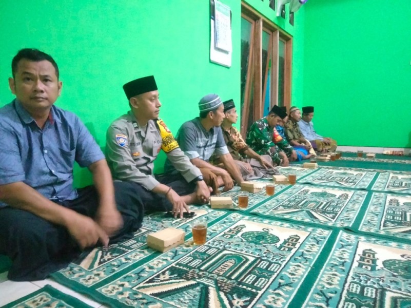 Sinergi Bhabinkamtibmas Girirejo Melalui Safari Tarawih Guna Jaga Keamanan Ramadan 2026