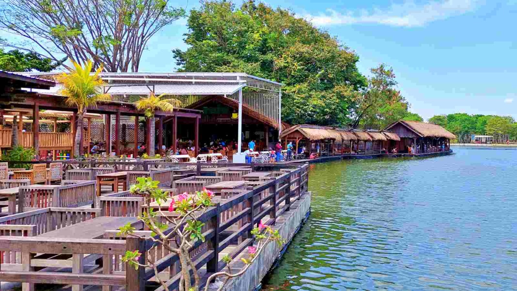 7 Tempat Makan Terluas di Semarang yang Cocok Untuk Halal Bihalal Keluarga dan Kantor