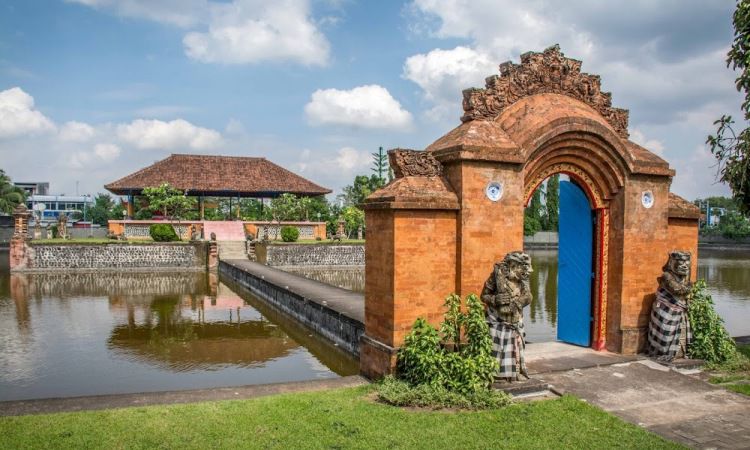 7 Tempat Wisata Unik dan Kekinian yang Bisa Kamu Temukan di Mataram Lombok