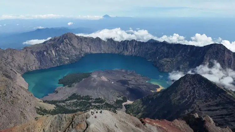 Kenaikan Tarif Tiket Gunung Rinjani Berlaku November 2025