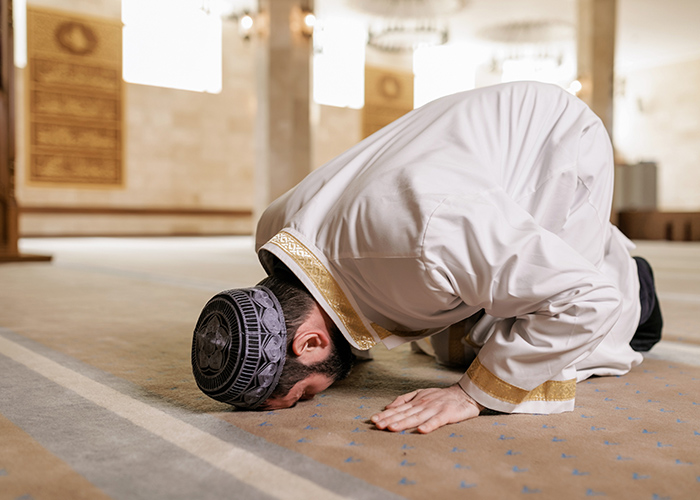 Jadwal Imsak, Salat, dan Buka Puasa Surabaya Hari Ini Secara Lengkap