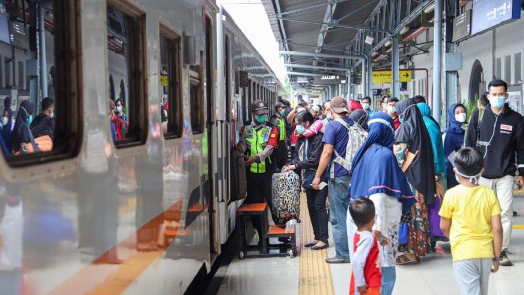 PT KAI Tegaskan Larangan Merokok di Kereta Api: Kenyamanan Penumpang Jadi Prioritas