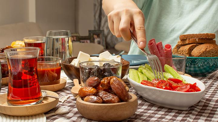 Tips Menentukan Porsi Makan Ideal Saat Sahur dan Berbuka