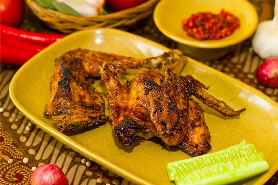 3 Tempat Makan Malam di Surabaya yang Wajib Dikunjungi Pecinta Kuliner Lezat