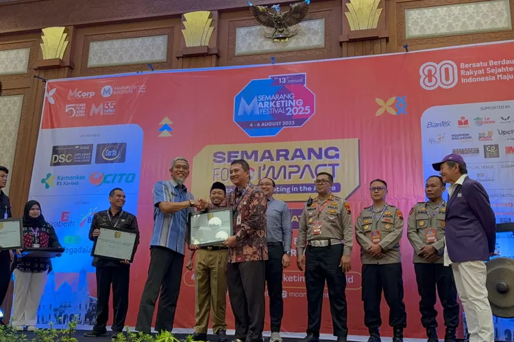 KAI Daop 4 Semarang Raih Dua Penghargaan Strategis