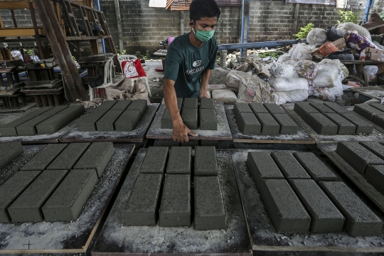 PT Freeport Indonesia Olah Sampah Plastik Jadi Paving Blok, Dukung Pengelolaan Lingkungan Berkelanjutan di Papua