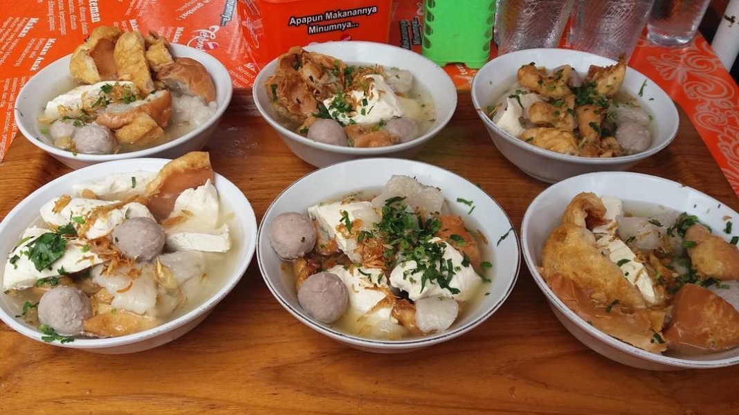 Nikmati Kuliner Legendaris Bandung yang Cocok Untuk Santap Makan Siang