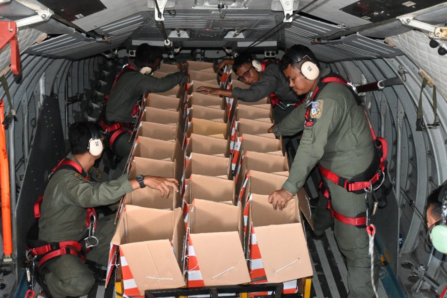 TNI Maksimalkan Penyaluran Bantuan Logistik Bagi Korban Bencana Secara Cepat