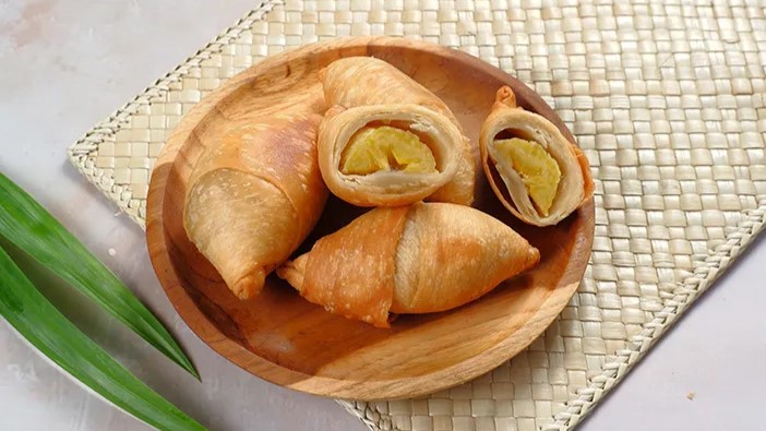 Resep Pisang Molen Cokelat Keju Renyah dengan Kulit Homemade