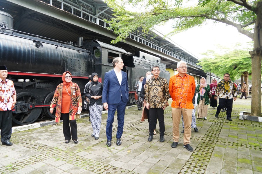 Komitmen KAI Wisata Bersama KAI Daop 4 Jaga Kelestarian Jalur Kereta Api Wisata Heritage