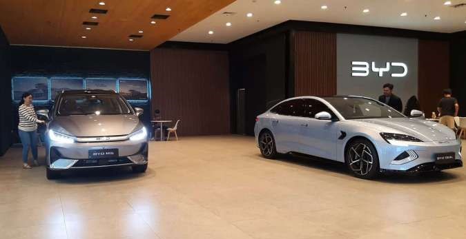 Cek Harga Mobil Listrik CBU Impor Berpotensi Naik Tahun Depan