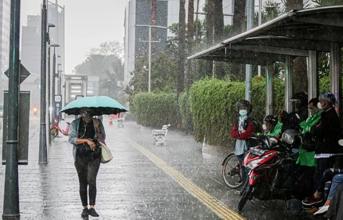 Prakiraan Cuaca BMKG 2 Januari 2026: Hujan Lebat Ancam Jawa, Kalimantan dan Sumatera