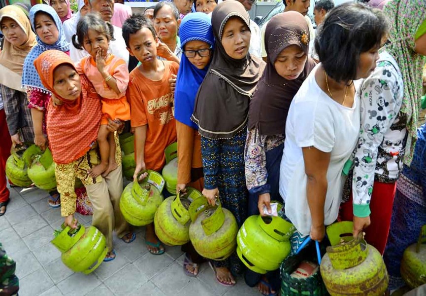Kelangkaan Gas Elpiji 3 Kg di Sumenep, Warga Harap Pemerintah Segera Bertindak untuk Stabilkan Harga
