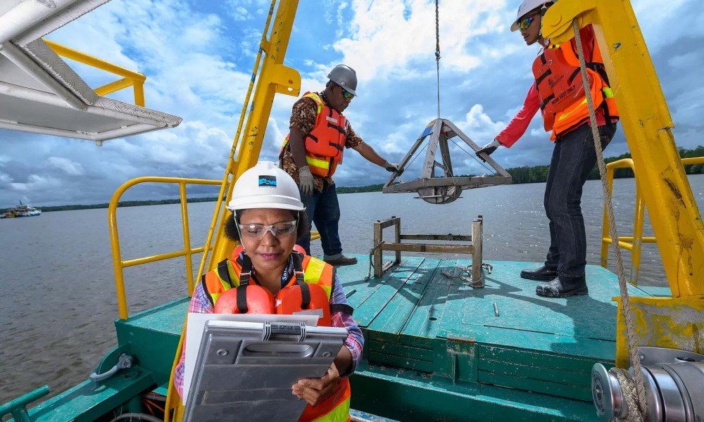 MIND ID Jaga Laut Lewat Program Keberlanjutan